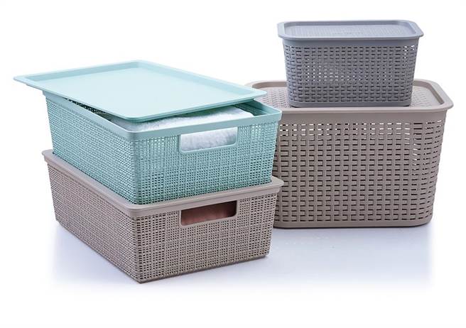 HOLA 雷诺米勒德比附盖编织纹收纳篮，两侧握把设计方便拿取，249元起。（HOLA提供）
