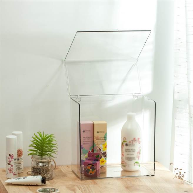 生活工场美丽佳人收纳盒系列，透明盒装拿取更方便。（生活工场提供）