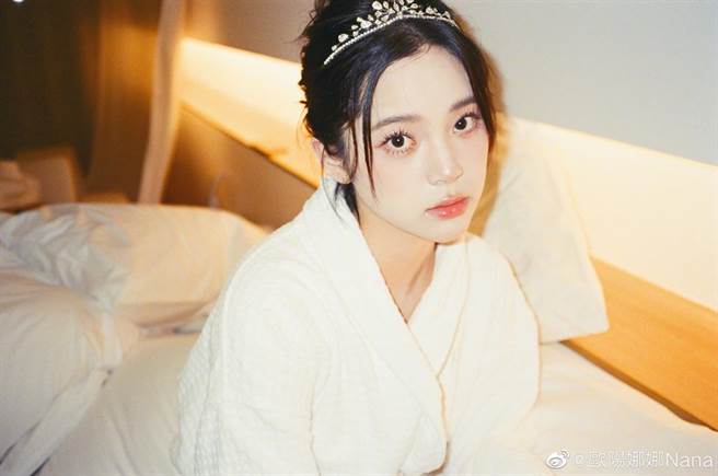 21岁欧阳娜娜近年大多在大陆发展。（图／翻摄自微博）