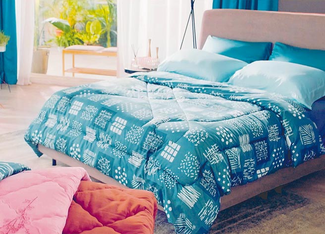 卓莹NANOFIR奈米远红外线光波被，一件1万2600元，两件优惠价1万9800元。（卓莹提供）