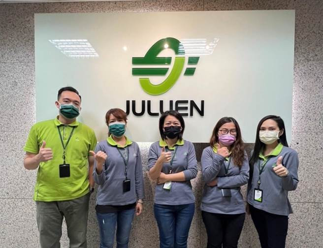 巨轮兴业提供员工4日全薪亲职假及2万元生育津贴，获得劳工局最高5万元奖励金。（巨轮兴业股份有限公司提供）