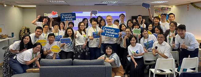 渣打商银提供20周全薪产假及10日全薪陪产假，同获劳工局最高5万元奖励金。（渣打国际商业银行提供）