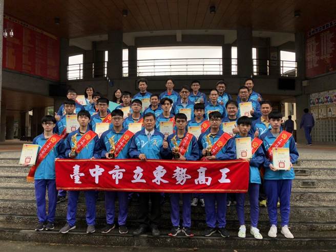 东势高工学生参加110学年度工科技艺竞赛，荣获4座金手奖、8项优胜，成绩亮丽。（东势高工提供／王文吉台中传真）