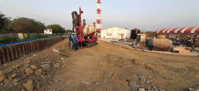 「护国神山」台积电宣布进驻高雄，设厂预定地位于中油高炼厂旧址，目前正在进行土污整治工程，整治状况备受各界关注。（资料照片）