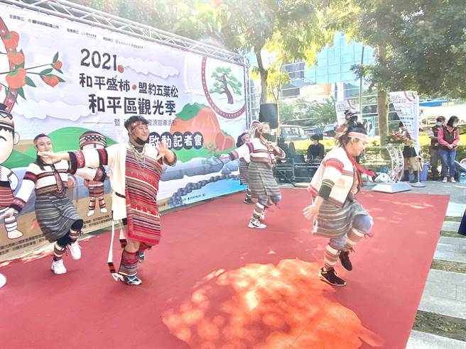 民眾深度体验大甲溪线部落产业文化魅力，市府推出「台中谷关-大甲溪线部落一日游」。（卢金足摄）