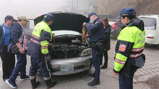 合欢山雪季交通疏导管制月底实施， 警方也将机动性支援车辆故障救援。（新城警分局提供／王志伟花莲传真）