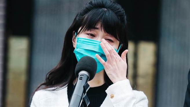 立委高嘉瑜驚傳遭男友施暴，1日出面說明，激動落淚。（郭吉銓攝影）
