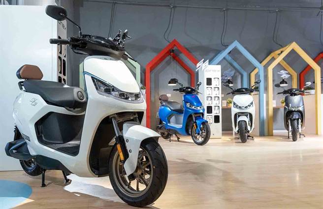 S6配置 6.5kW 動力馬達、2 顆 Ionex 大電池，續航力155 公里，0-50km/h 加速僅 4.2秒，極速高達 88km/h，配合750mm車身座高相當適合都會騎乘。（圖/光陽KYMCO提供）