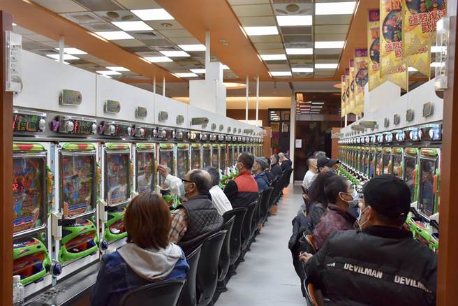 台中市政府严格管理电子游戏场10年减少34.4%。

台中市政府提供