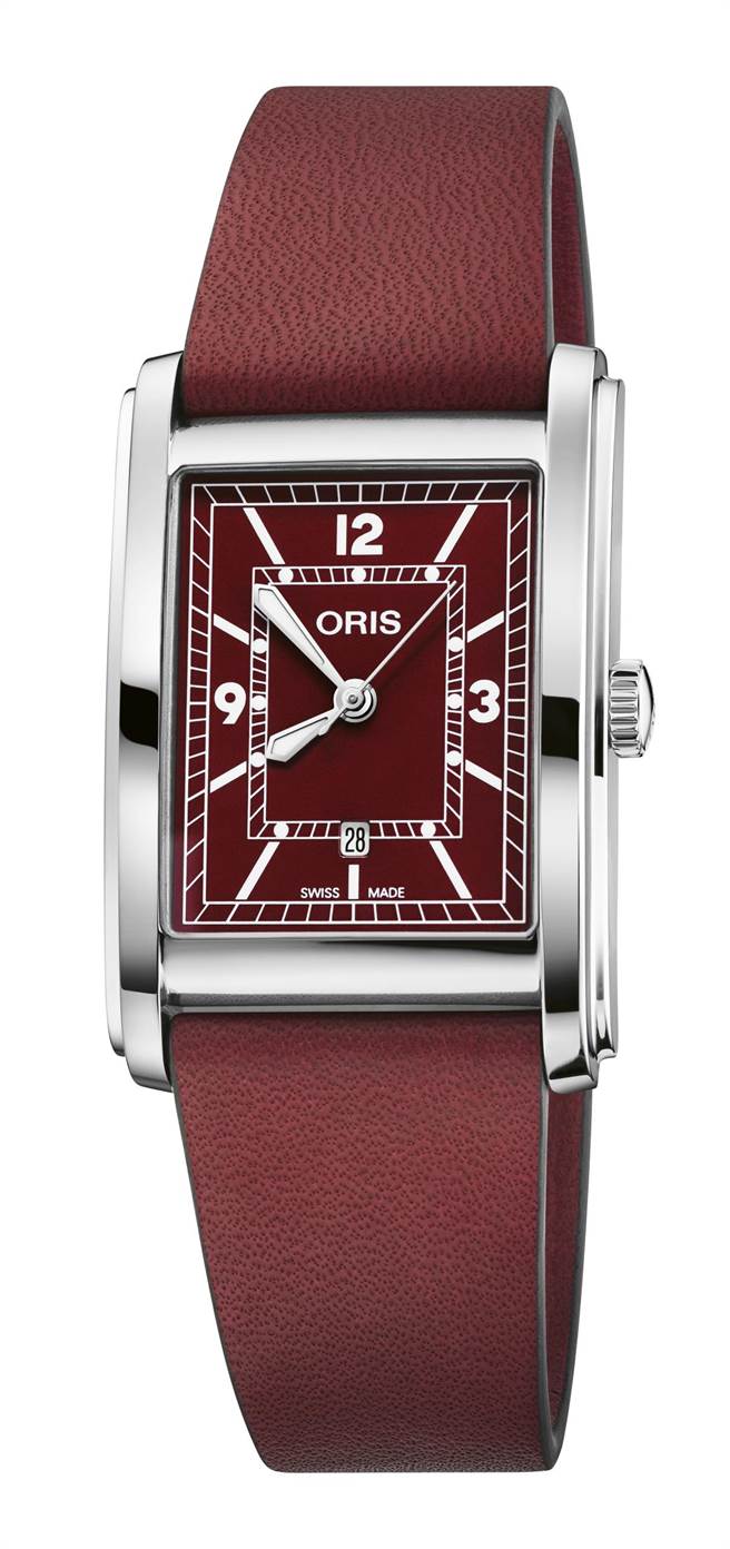 ORIS Rectangular波爾多紅方形腕表，5萬5000元。（ORIS提供）