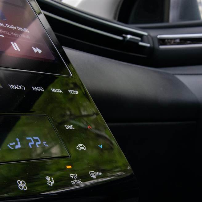 独特的DIFFUSE出风功能，大幅提升冷房舒适度。（陈大摄）