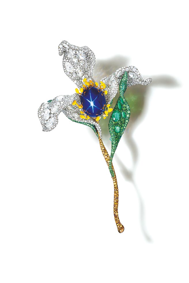 今年是赵心绮丰收的一年，年初时她的大师系列《花之精灵胸针》在英国巨匠臻藏艺术博览会Masterpiece London拿下巨匠臻藏大奖。（CINDY CHAO提供）