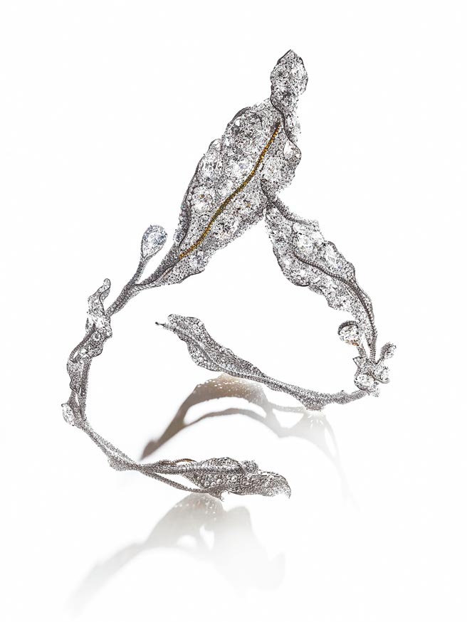 赵心绮的大师系列《冬叶套炼》于2019年获得伦敦巨匠臻藏艺术博览会「大会杰出奖」。（CINDY CHAO提供）