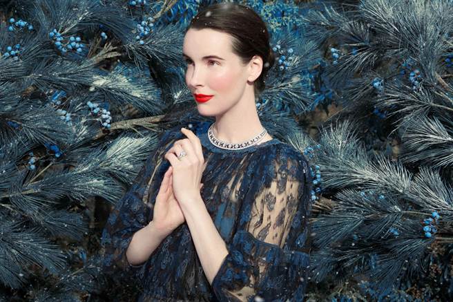 梵克雅宝在耶诞季节登场的Lotus系列珠宝，以钻石诠释莲花清新脱俗之美。（Van Cleef &amp; Arpels提供）