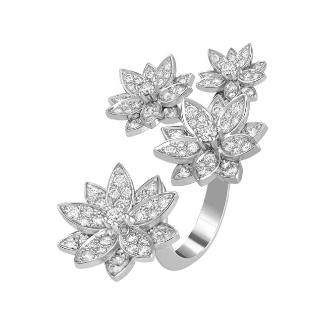 梵克雅宝Lotus Between the Finger莲花指间戒，约73万5000元。（Van Cleef &amp; Arpels提供）