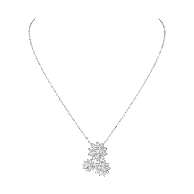 梵克雅宝Lotus三朵莲花炼坠，约51万5000元。（Van Cleef &amp; Arpels提供）