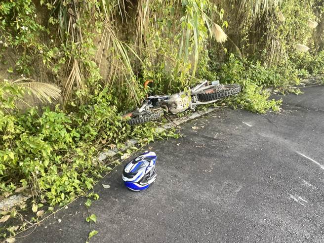 台中市退休警官杨春贤骑机赴苗栗南庄山区游憩不幸发生车祸死亡。（读者提供／谢明俊苗栗传真）