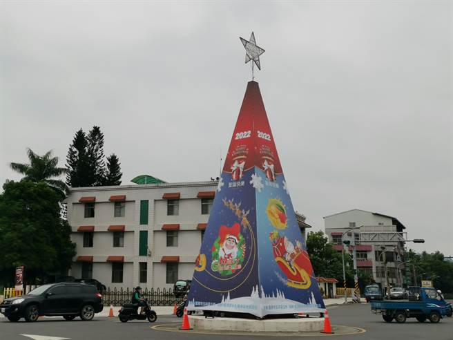 台南市玉井山城耶诞点灯晚会活动12月4日晚间7点登场，下午还有热闹市集活动。(刘秀芬摄)