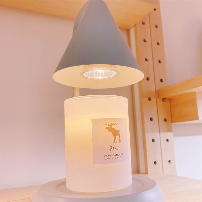 Vana Candles麋鹿大豆蠟香氛蠟燭香味清新，是品牌熱銷的經典商品。（邱映慈攝）