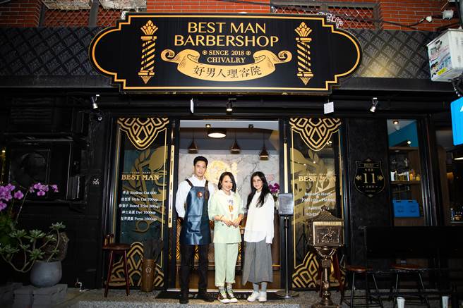 戴爱玲日前拍摄新单曲〈我不委屈？〉MV。（华纳提供）