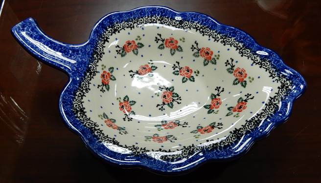 台北分署拍卖物，手工波兰陶（台北分署提供）