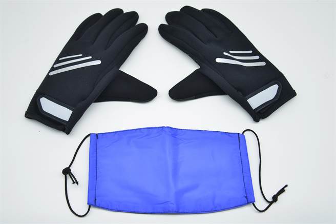 台北分署拍卖物，手套口罩组（台北分署提供）