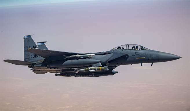 美空军有意研发低成本的多功能弹药，确保在全面衝突中有足够的武器可供使用。（图／DVIDS）