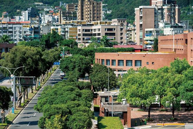 天母异国文化丰富，生活步调轻松，是民眾喜爱的居住环境之一。(报系资料照)