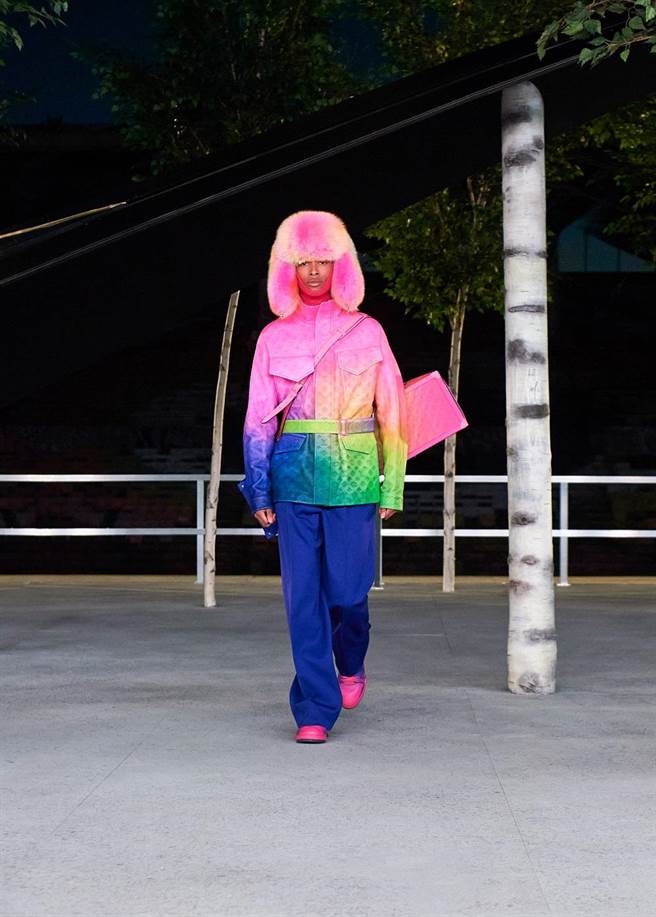 Virgil Abloh生前最后一作 LV Spin-Off 2022春夏男装秀。（Louis Vuitton提供）