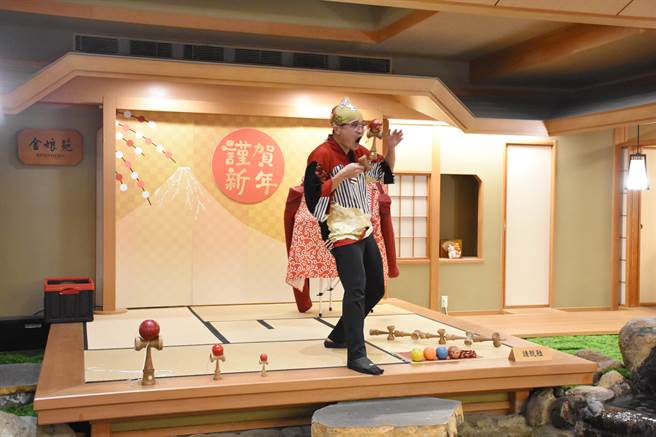 劍玉表演。（日勝生加賀屋提供）