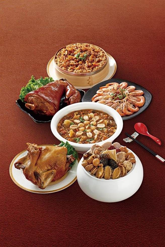 家乐福套餐金钻赏「佳佳冠军年菜套餐（6菜）」，5至6人份，原价2788元、特价2688元。（家乐福提供）