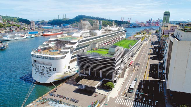 云顶邮轮集团表示，「探索梦号」已停航半年，花费成本近7亿2000万元。（基隆市政府提供／陈彩玲基隆传真）