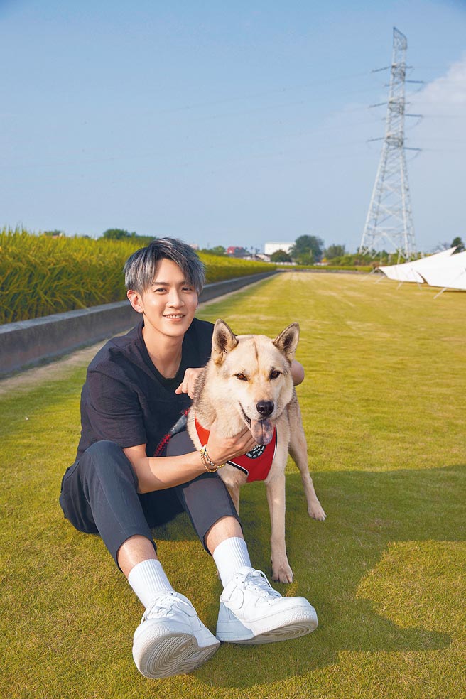 柯震東呼籲大家伸出援手救助流浪動物。（愛最大慈善光協會提供）