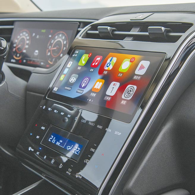 中控台採全平面化設計。（陳大任攝）