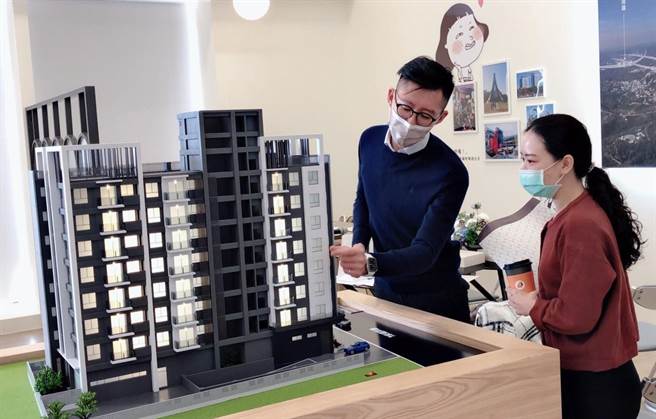 「富霖映樂」滿足生活便利與休閒娛樂，獲首購族青睞。（盧金足攝）