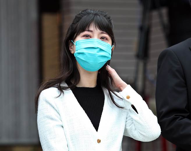 遭男友施暴的立委高嘉瑜1日出面說明情況，並指事發當下她非常驚慌失措及害怕。（姚志平攝）