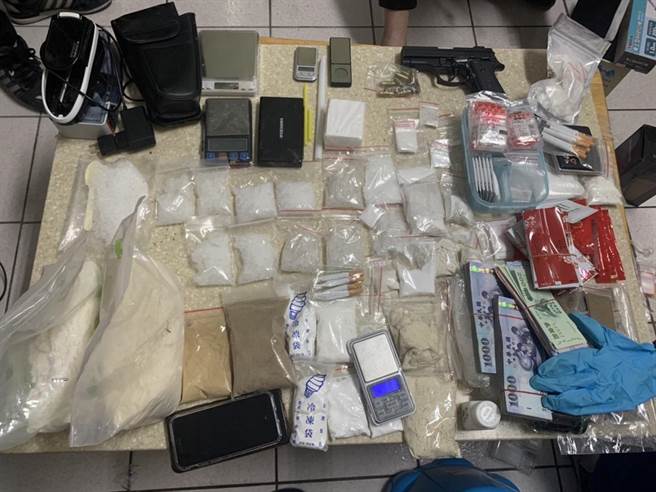 警方起获大麻、安非他命、毒品咖啡包、海洛因等多项毒品，及改造手枪等。（台中市警察局提供／张妍溱台中传真）