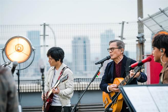 羅大佑的台北安可場線上演唱會，將與五月天怪獸、動力火車精彩合作。（大右音樂提供）