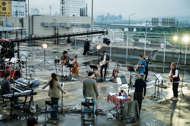 羅大佑的台北安可場線上演唱會，將與五月天怪獸、動力火車精彩合作。（大右音樂提供）