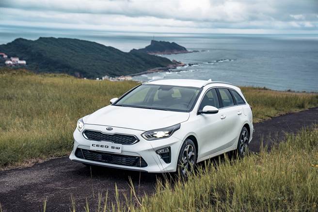 KIA再创单月销售纪录 本月试驾抽Apple Watch。(陈大任传真)