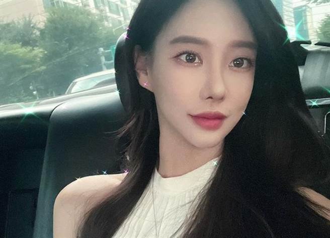 李多喜转行当直播主后赚到翻。(图/翻摄自李多喜IG)