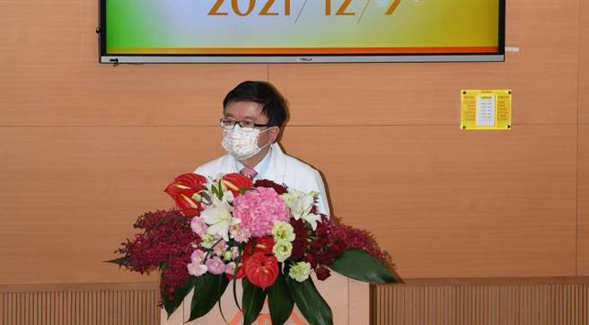 第13届纪念王创办人永庆先生国际医学教育研讨会3日于林口长庚医院举办，长庚决策委员会主委程文俊致词。（院方提供）