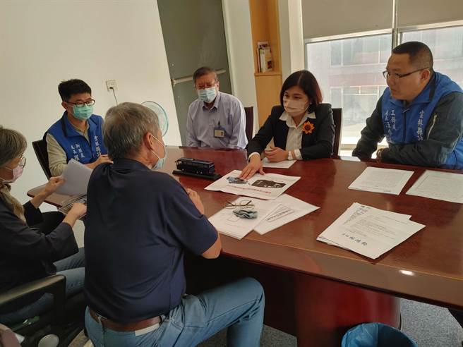 云林县长张丽善今（3日）主动拜会日统董事长林义风（右三）伸援手，盼中央倾听地方声音。（云林县府提供）