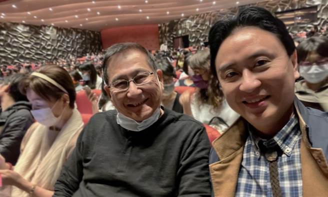 杨忠衡》时间巨轮永不停歇 以曾为滚石人为荣！(图/爱传媒提供)