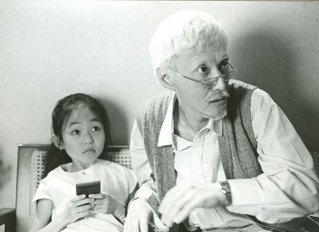 石天（右）九月因癌症病逝。（图／中时资料照片）