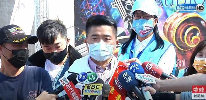 顏宽恒今(4)日出席大肚区后援会成立活动。(取自中时新闻网直播)