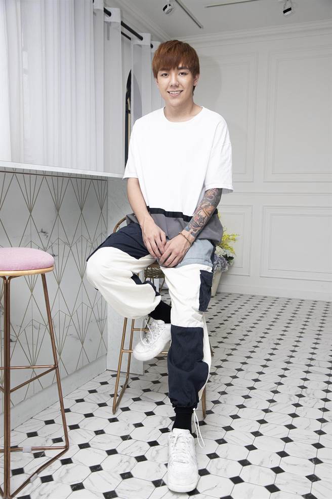 郑翔允推出新单曲〈当我们变成你们〉。（大禾国际传媒提供）