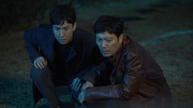 朴喜洵（右）和李善均是20多年的挚友。（Apple TV＋提供）