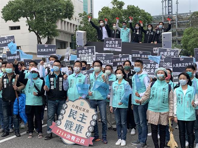 四大公投在即，民眾黨除將結合秋鬥與民間團體共同遊行，擬公投前一晚舉辦公投之夜催票。（本報資料照）
