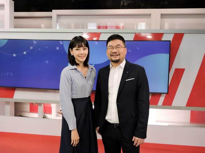 《57健康同学会》主持人廖庆学（右）、严立婷分享皮肤过敏经歷。（东森提供）